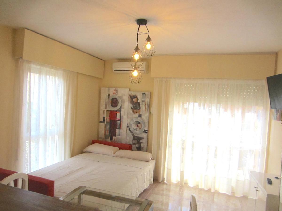 Apartamento Con Aire Acondicionado+jardín Y Piscina