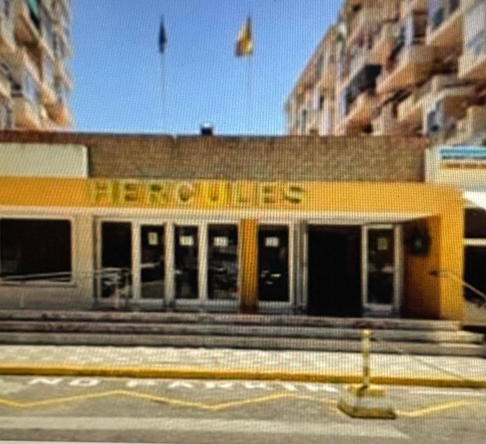 Apartamento Con Aire Acondicionado+jardín Y Piscina Apartamento